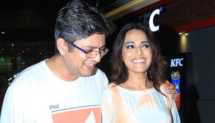 Swara Bhasker walks hand-in-hand with boyfriend Himanshu Sharma at the airport—See pics