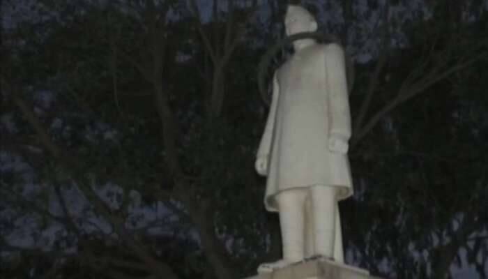 After vandalism spree, Jawaharlal Nehru statue disrespected in Rajasthan's Bundi