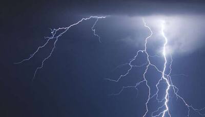 lightning killed five in Jharkhand 