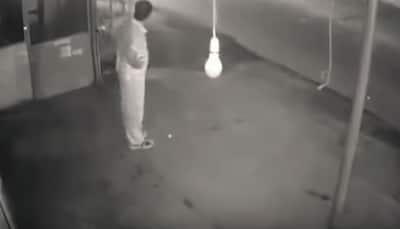 Man pretends to exercise to steal a bulb - Watch the hilarious video