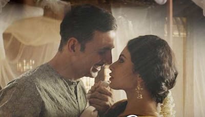 Akshay Kumar and Mouni Roy let their eyes do the talking in the new still from Gold