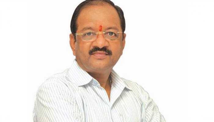 BJP MP Gopal Shetty who sparked a row by calling Christians 'angrez,  resigns | Mumbai News | Zee News