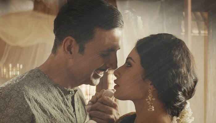 Akshay Kumar and Mouni Roy&#039;s Naino Ne Baandhi song from Gold is pure romance - Watch