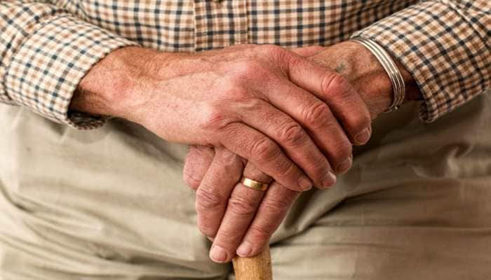 Abandoned by his children, 89-year-old man finds solace in nude modelling