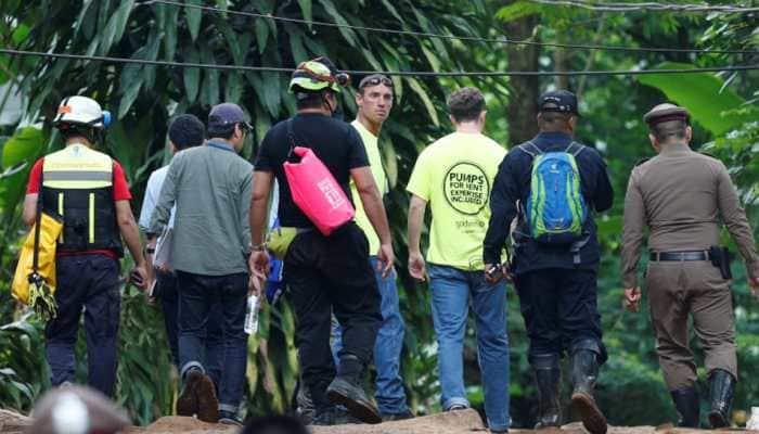 Rescuers begin mission to extract Thai boys trapped in cave