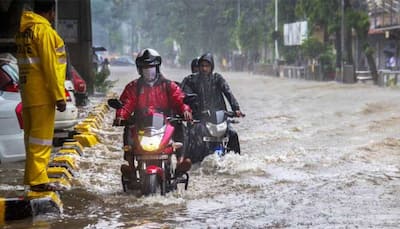 Torrential rains continue to lash Mumbai, IMD forecasts 'very heavy rains'