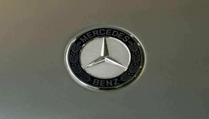 For Mercedes GENUINE R129 W202 Set of 2 Front Emblem "Sport" Fender 2028175420
