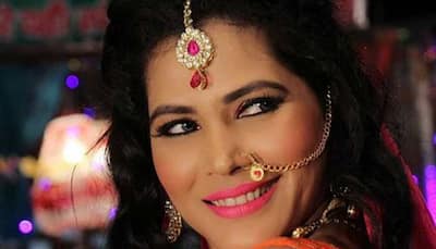 Bhojpuri item girl Seema Singh announces marriage plans, engagement date to be out soon