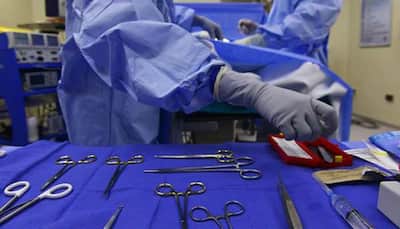 Delhi hospital remove 856 stones from a man's kidney