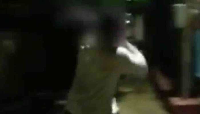Man bangs 3-yr-old child against auto-rickshaw, wife refuses to complain