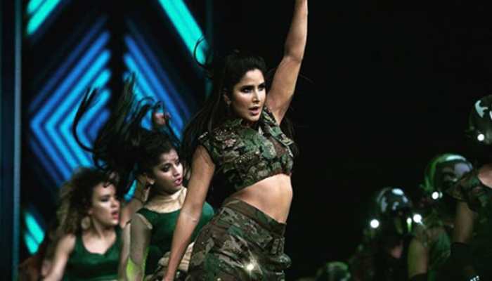 Katrina Kaif burns the dance floor on 'Swag Se Swagat' song with Prabhudheva but it's abs we are crushing on! Watch