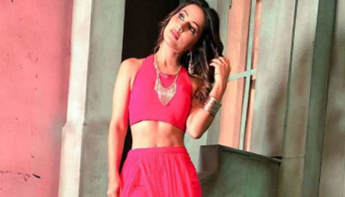 Hina Khan sizzles in debut music video &#039;Bhasoodi&#039;—Watch teaser