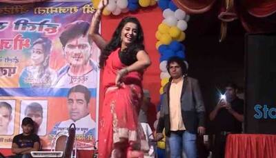  Bhojpuri sizzler Akshara Singh's Holi dance video crosses 22 lakh views on YouTube — Watch