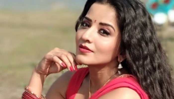 Monalisa sizzles in red saree, turns Mohona for daily soap &#039;Nazar&#039;—See pics