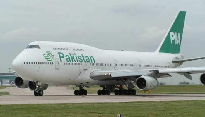 Passengers, made to wait for hours, accuse PIA of flying Pakistani VIPs on &#039;air safari&#039;