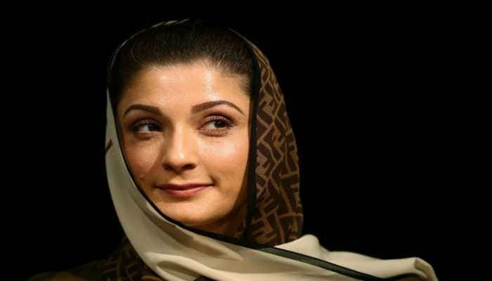 Jail over rest house: Maryam refuses to leave father Nawaz Sharif&#039;s side