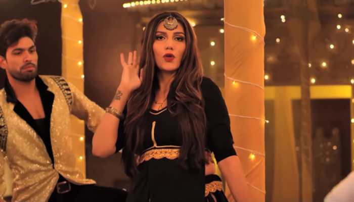 Sapna Choudhary&#039;s nagin dance on Billori Akh sets internet on fire-Watch