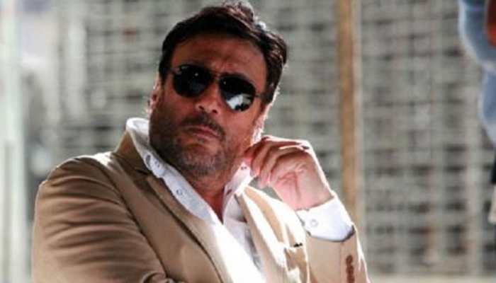 Jackie Shroff clears traffic on busy Lucknow road, video goes viral—Watch