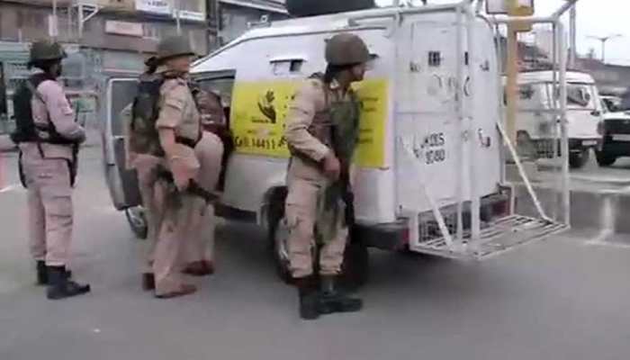 CRPF patrol party attacked in Srinagar&#039;s Batmaloo, one jawan killed