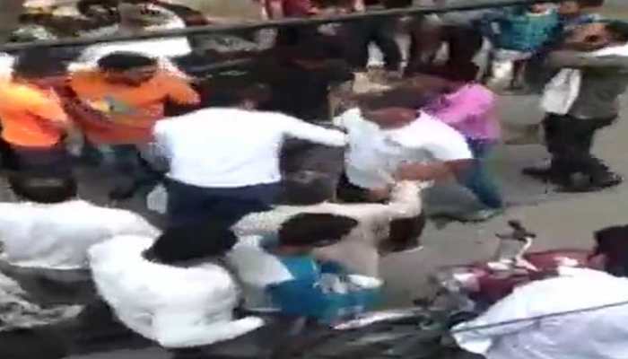 Muslim man thrashed by mob at Ghaziabad court for trying to marry Hindu girl, no arrest yet