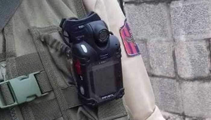 J&amp;K Police goes hi-tech, cops gets uniform with body cameras