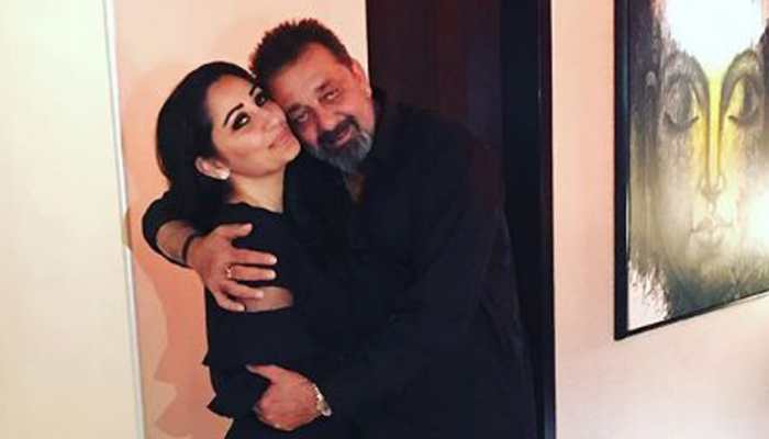 Maanayata Dutt pens a heartwarming note for Sanjay Dutt on his birthday