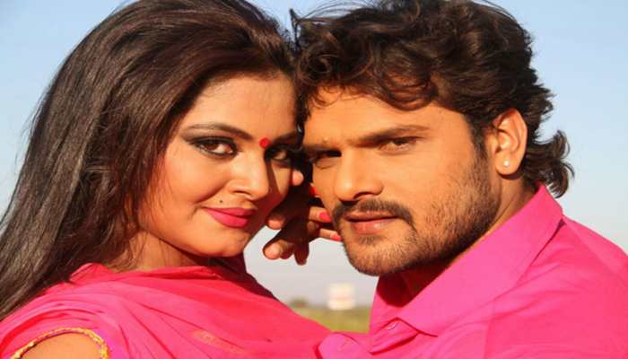 When Khesari Lal Yadav put his head on Anjana Singh&#039;s lap