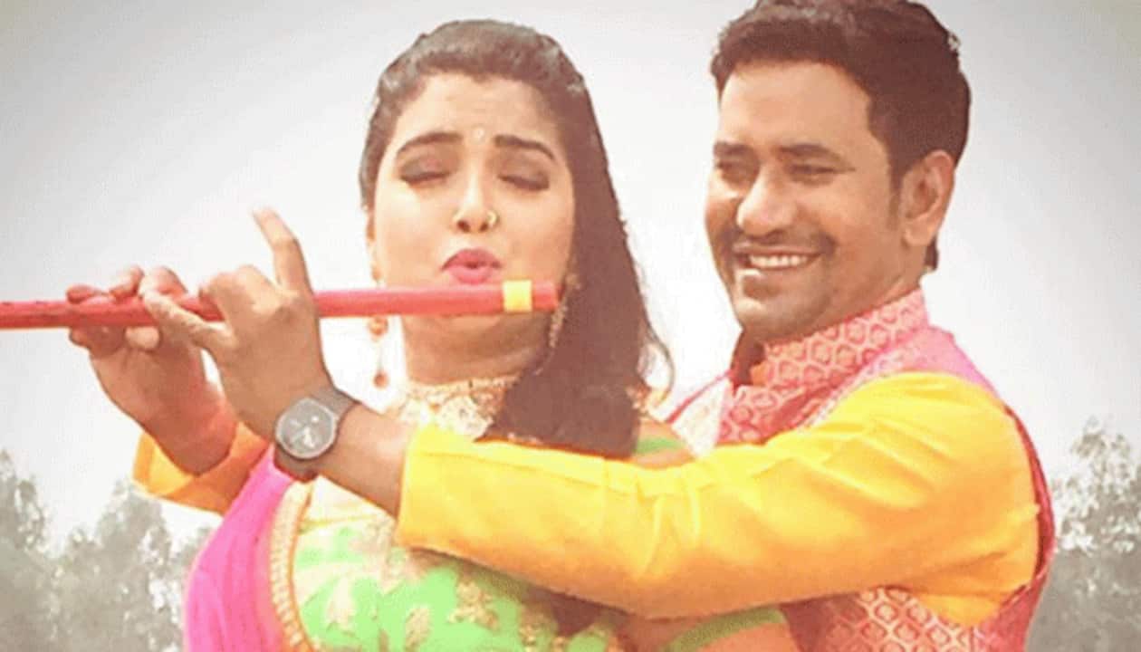Dinesh Lal Yadav Nirahua and Amrapali Dubey share a beautiful chemistry  off-screen too- Pic proofs | Bhojpuri News | Zee News