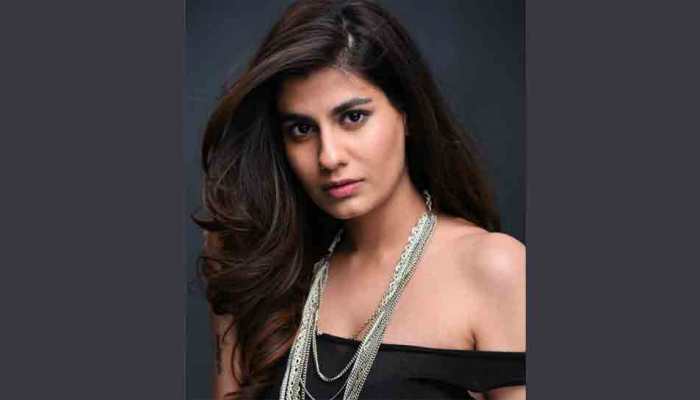 Cheat India: Newbie Shreya Dhanwanthary is Emraan Hashmi's leading lady
