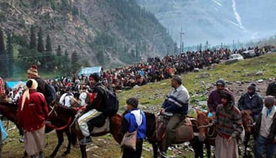 Amarnath Yatra resumes, 454 pilgrims leave for Kashmir Valley