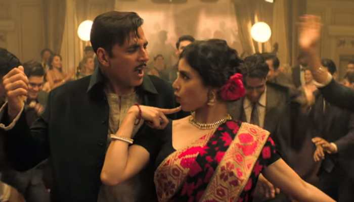 Akshay Kumar-Mouni Roy&#039;s &#039;Monobina&#039; song from &#039;&#039;Gold&#039; is out—Watch