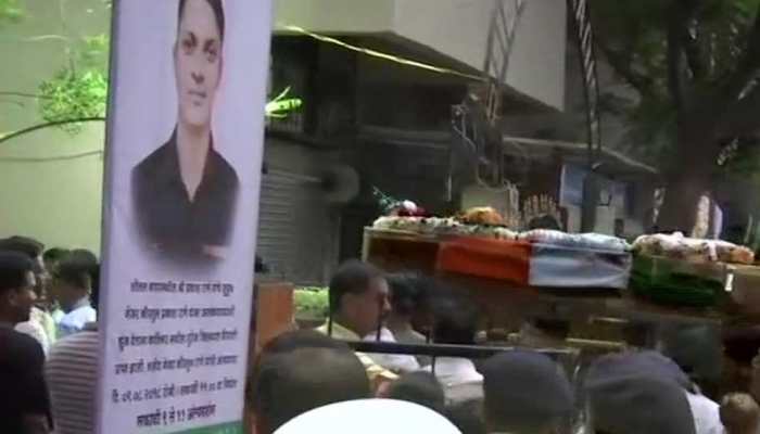 Thousands bid tearful adieu to Major Kaustubh Rane in Thane Thousands bid tearful adieu to Major Kaustubh Rane in Thane