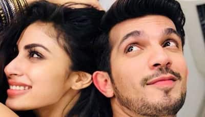 'Naagin' couple Arjun Bijlani and Mouni Roy's sizzling chemistry sets the stage on fire - Watch