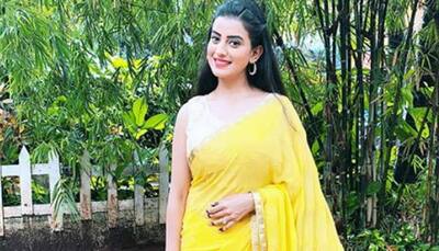 Bhojpuri diva Akshara Singh dazzles in a yellow saree - See pics