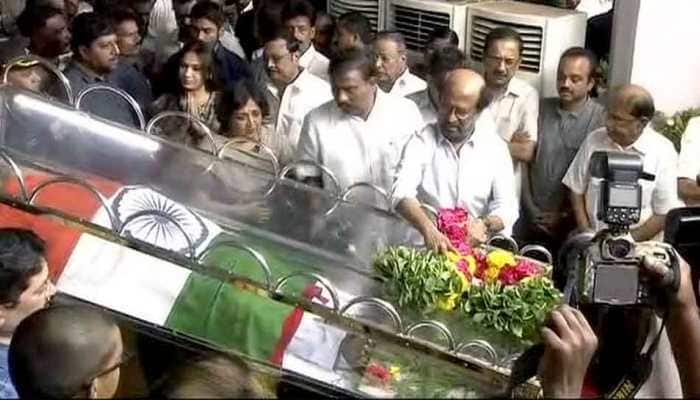 Should Tamil Nadu CM not have attended Karunanidhi&#039;s funeral? Rajinikanth lashes out at govt