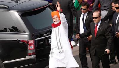 PM Narendra Modi sports saffron headgear during Independence Day address