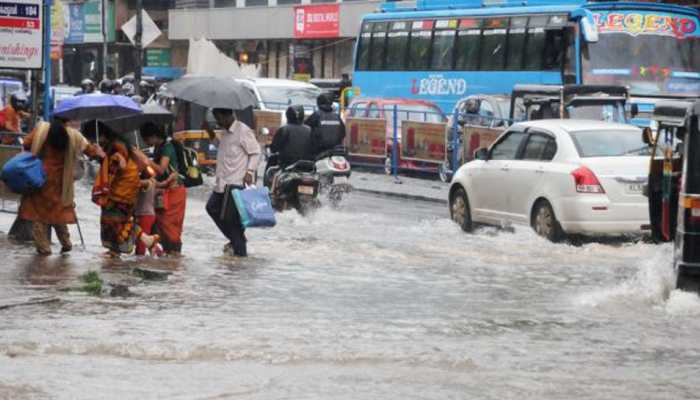 IMD issues red alert for 8 districts of Kerala, Kochi airport shut till August 18