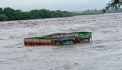 Heavy rains in central Gujarat, floods in low-lying area
