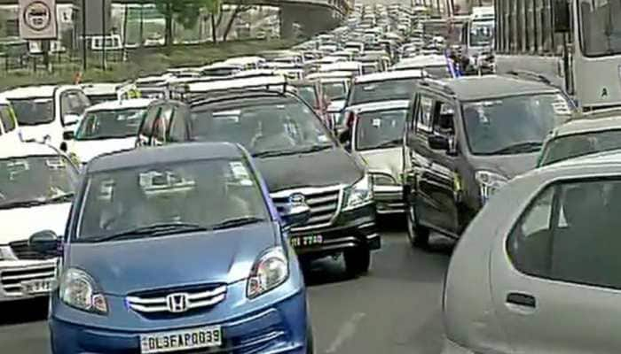 Massive traffic brings DND to a halt, commuters in Delhi-NCR stuck for hours