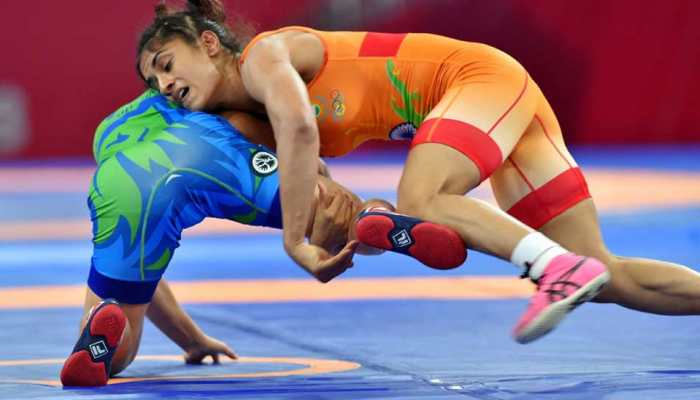 Asian Games: B-Town commends ''Golden Girl'' Vinesh Phogat