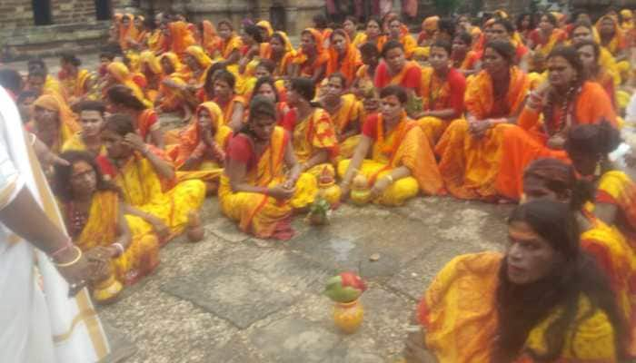 Kerala floods: Hansa - Ek Sanyog team prays for victims, 400 eunuchs join procession