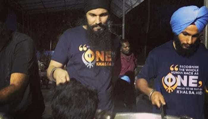 Kerala flood: Randeep Hooda joins Khalsa Aid team to help victims 