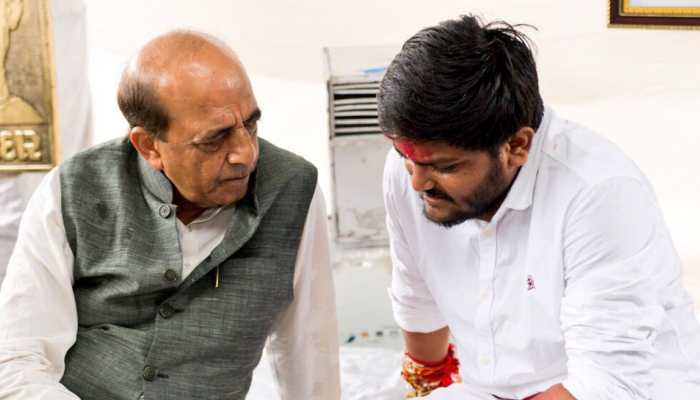 Mamata Banerjee sends rakhee To Hardik Patel, conveys support for his fast