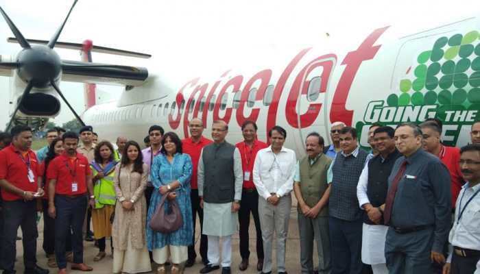 India&#039;s first biofuel flight, operated by SpiceJet, undertakes maiden voyage