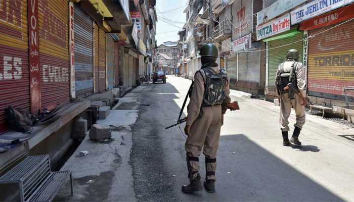 J&amp;K Police officer, Hizbul man arrested for sending local youth to PoK for terror training