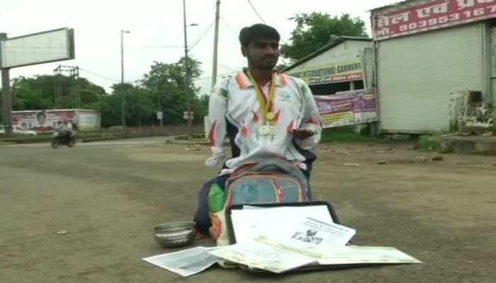 Para-athlete resorts to begging, says MP CM&#039;s promised help never came