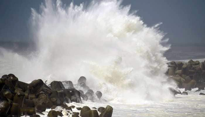 Typhoon Jebi approaches, over 600 flights canceled in Japan