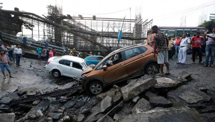 At least one killed, 25 injured as 40-year-old Majerhat bridge collapses in Kolkata