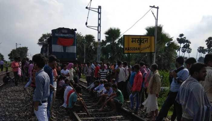 Bharat Bandh against SC/ST Act Amendment: Protesters burn tyres, stop trains in Bihar&#039;s Arrah, Patna, Darbhanga, Munger