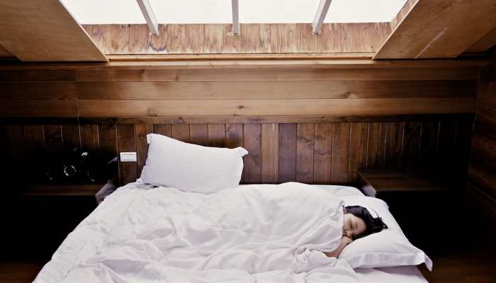 Feeling sleepy during the day may trigger Alzheimer's: Researchers